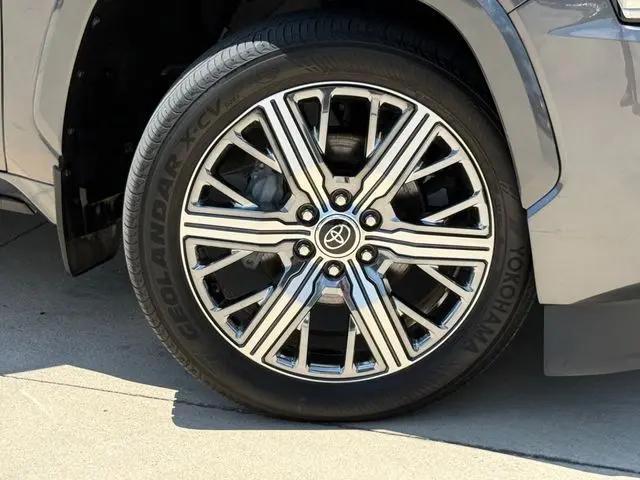 2024 Toyota Sequoia Capstone