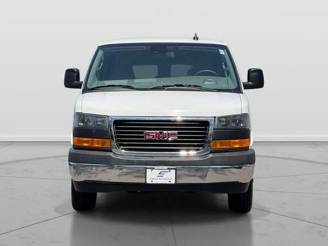 2025 GMC Savana Passenger RWD 3500 Extended Wheelbase LT