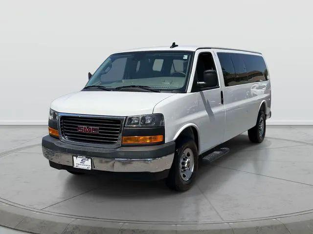 2025 GMC Savana Passenger RWD 3500 Extended Wheelbase LT