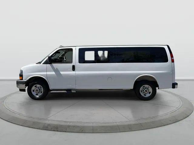 2025 GMC Savana Passenger RWD 3500 Extended Wheelbase LT