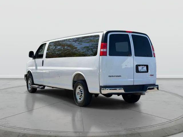 2025 GMC Savana Passenger RWD 3500 Extended Wheelbase LT