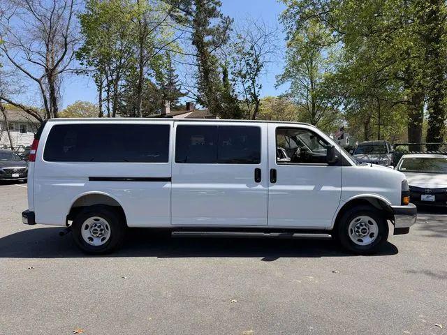 2025 GMC Savana Passenger RWD 3500 Extended Wheelbase LT
