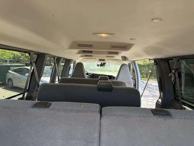 2025 GMC Savana Passenger RWD 3500 Extended Wheelbase LT