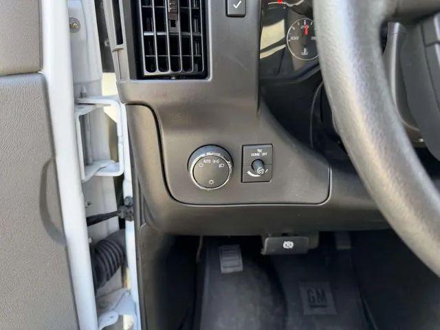 2025 GMC Savana Passenger RWD 3500 Extended Wheelbase LT