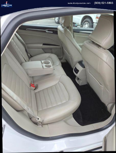 2017 Ford Fusion SE