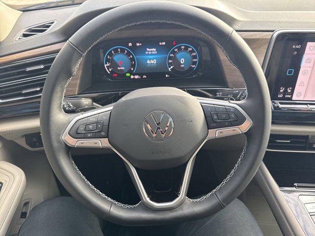 2026 Volkswagen Atlas SE with Technology
