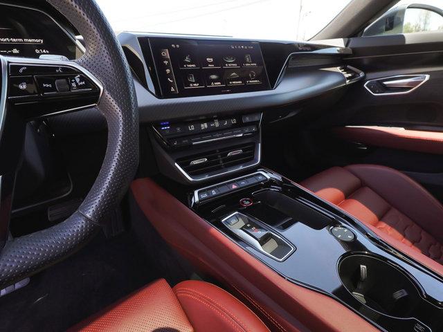 2024 Audi e-tron GT Premium Plus quattro