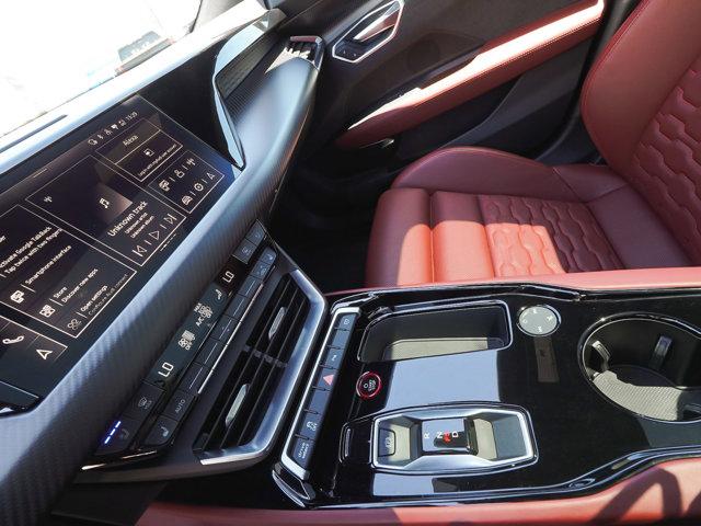 2024 Audi e-tron GT Premium Plus quattro