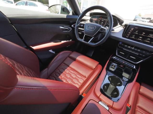 2024 Audi e-tron GT Premium Plus quattro