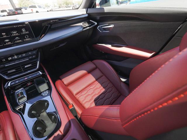 2024 Audi e-tron GT Premium Plus quattro