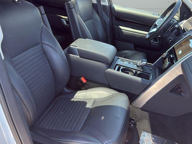 2024 Land Rover Discovery P300 S