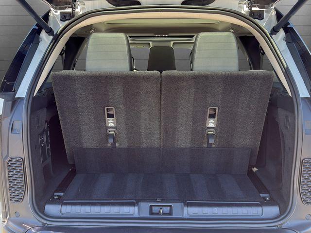 2024 Land Rover Discovery P300 S