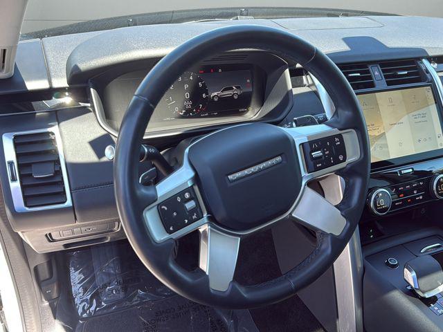 2024 Land Rover Discovery P300 S