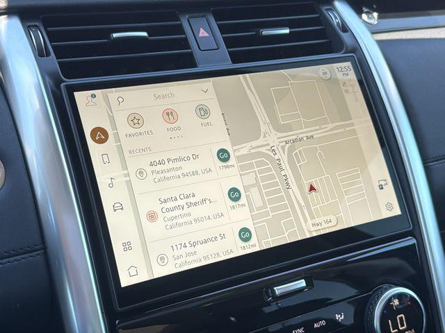 2024 Land Rover Discovery P300 S