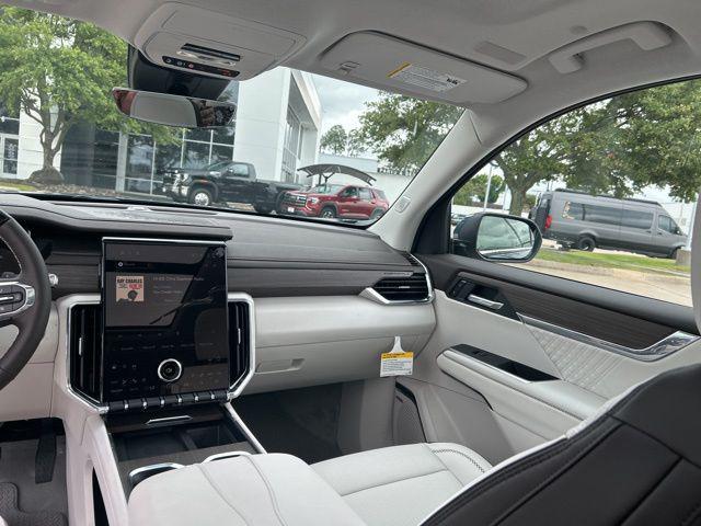 2026 GMC Acadia Denali FWD