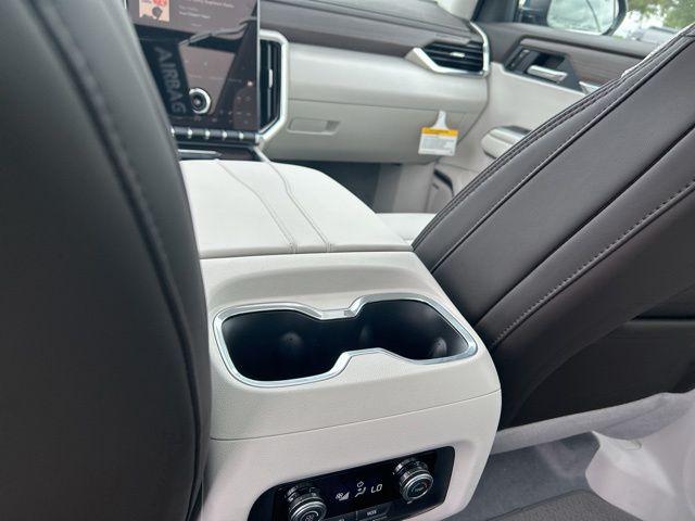 2026 GMC Acadia Denali FWD