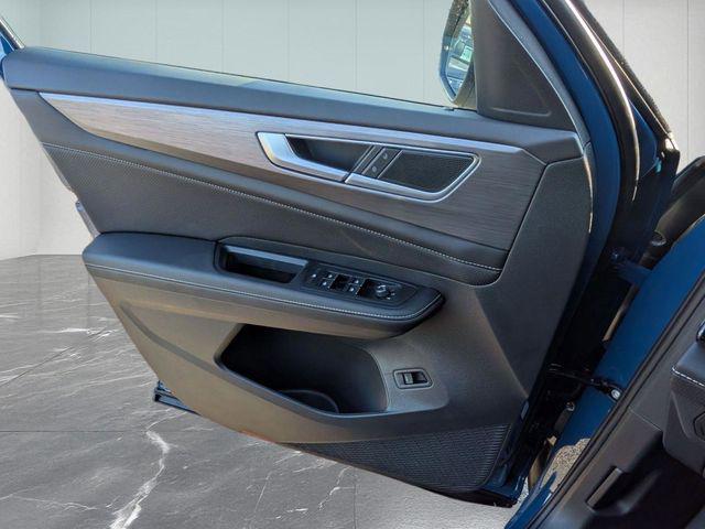 2026 Volkswagen Atlas Cross Sport SE with Technology