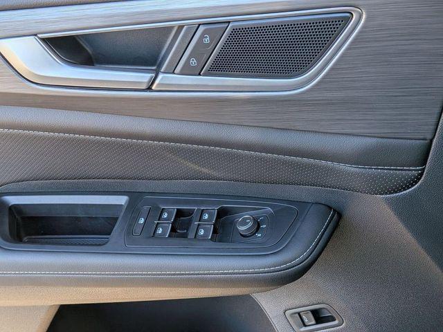 2026 Volkswagen Atlas Cross Sport SE with Technology