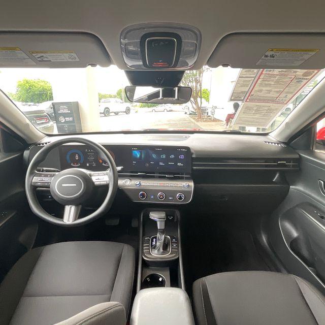 2025 Hyundai Kona SE