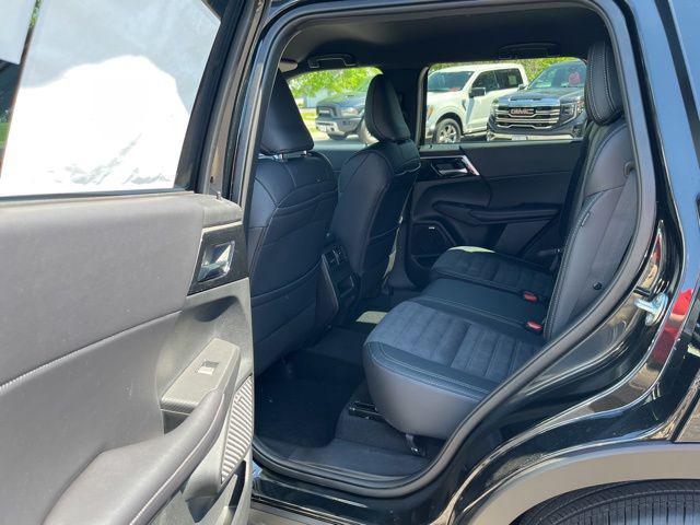 2026 Mitsubishi Outlander LE 1.5T S-AWC