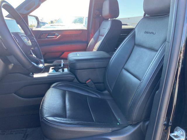 2025 GMC Yukon 4WD Denali