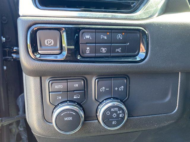 2025 GMC Yukon 4WD Denali