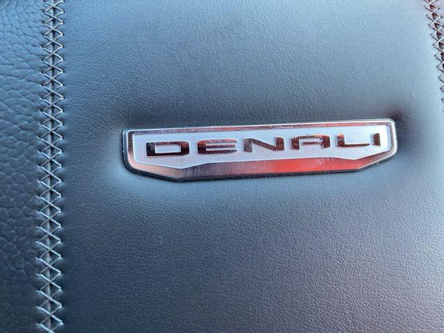 2025 GMC Yukon 4WD Denali