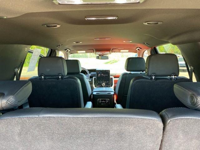 2025 GMC Yukon 4WD Denali