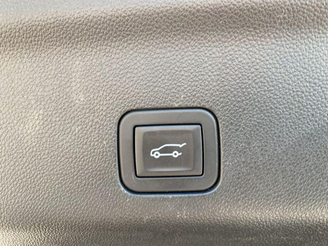 2025 GMC Yukon 4WD Denali