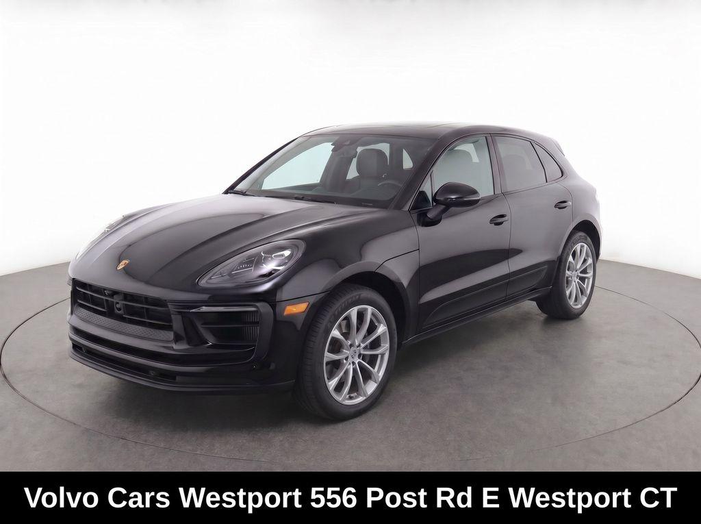 2022 Porsche Macan -'s photo