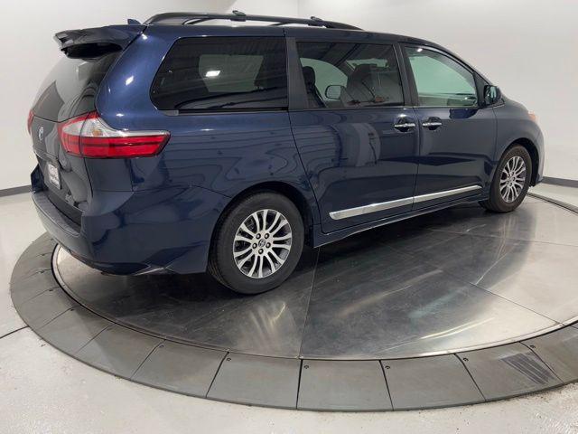 2019 Toyota Sienna XLE 8 Passenger