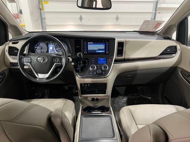 2019 Toyota Sienna XLE 8 Passenger