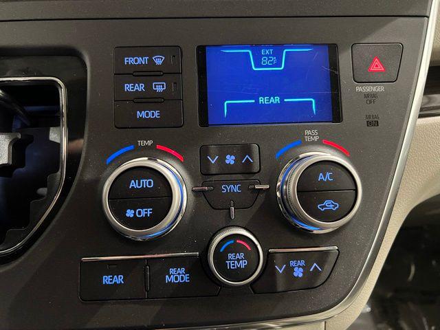 2019 Toyota Sienna XLE 8 Passenger