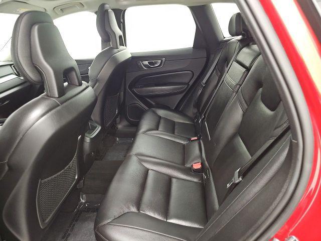 2018 Volvo XC60 T6 Momentum