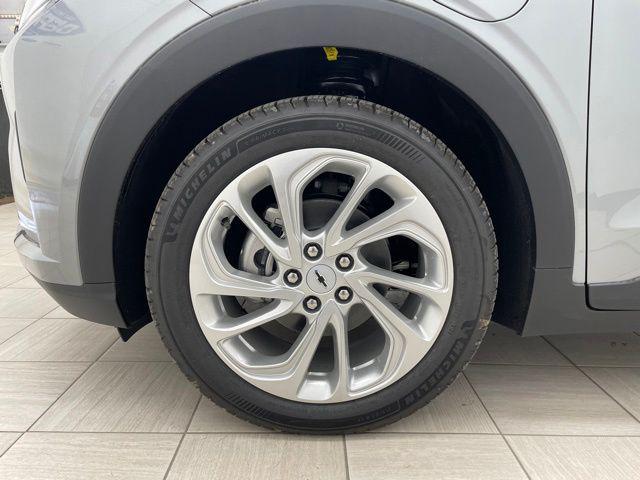 2027 Chevrolet Bolt LT FWD