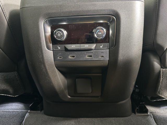 2026 Chevrolet Suburban Premier, 4WD