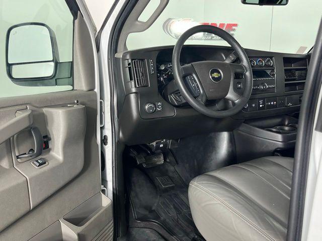 2022 Chevrolet Express Passenger RWD 3500 Regular Wheelbase LS