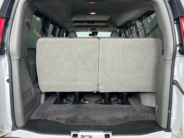 2022 Chevrolet Express Passenger RWD 3500 Regular Wheelbase LS