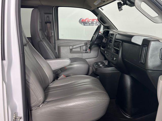 2022 Chevrolet Express Passenger RWD 3500 Regular Wheelbase LS