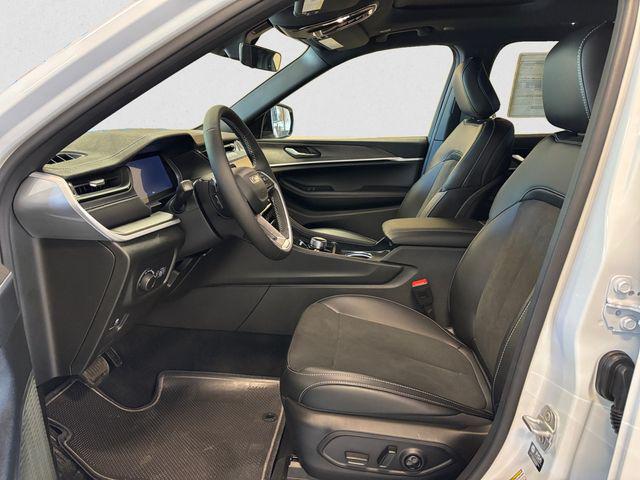 2026 Jeep Grand Cherokee L Altitude 4x4