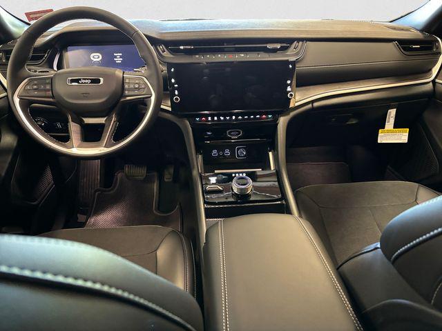 2026 Jeep Grand Cherokee L Altitude 4x4