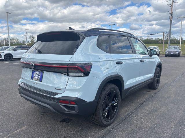 2026 Volkswagen Taos SE Black