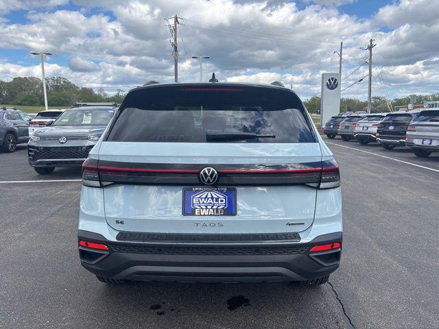 2026 Volkswagen Taos SE Black