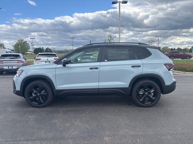 2026 Volkswagen Taos SE Black
