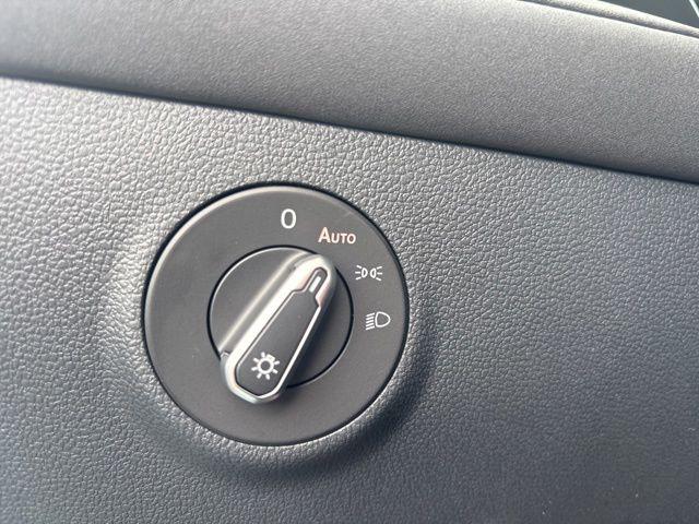 2026 Volkswagen Taos SE Black