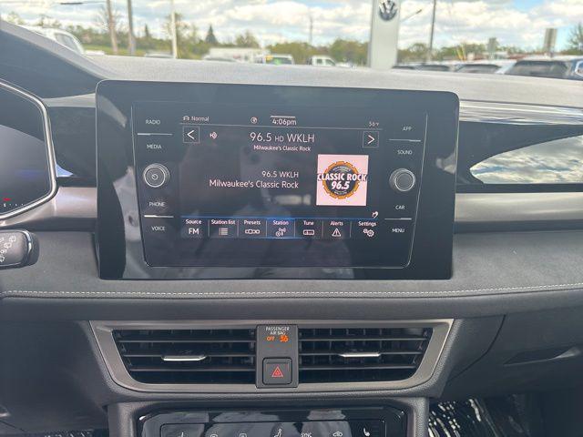 2026 Volkswagen Taos SE Black