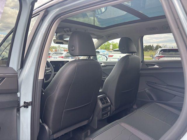2026 Volkswagen Taos SE Black
