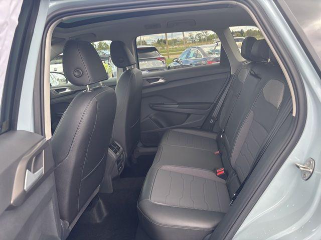 2026 Volkswagen Taos SE Black