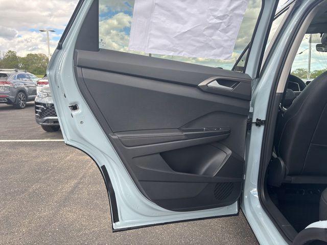 2026 Volkswagen Taos SE Black