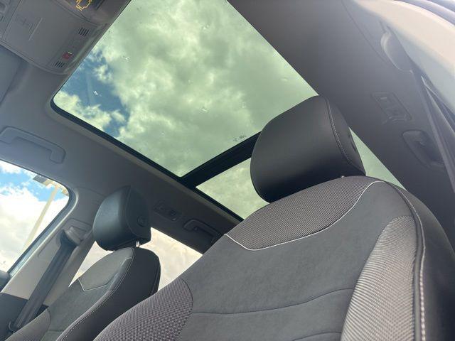 2026 Volkswagen Taos SE Black
